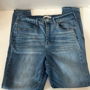 SO Junior Ultimate Jeggings Jeans. Size 15. High Rise.  Blue Denim.